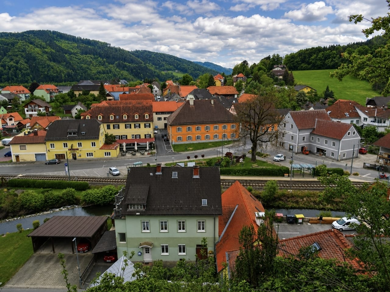 Blick vom Kirchberg auf das Ortszentrum von Deutschfeistritz